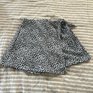Zara Girl Floral Skort Navy Blue- sz 13-14 used